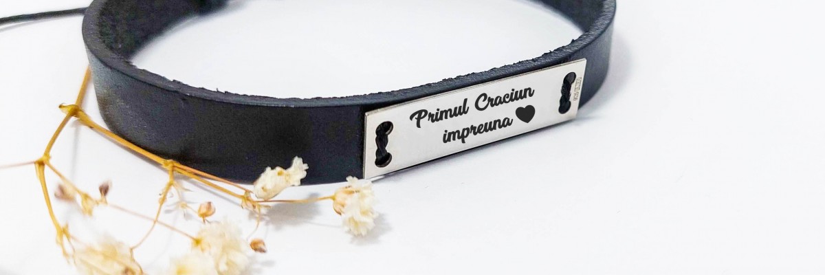 35 de mesaje de Craciun gravate pe bijuteriile personalizate