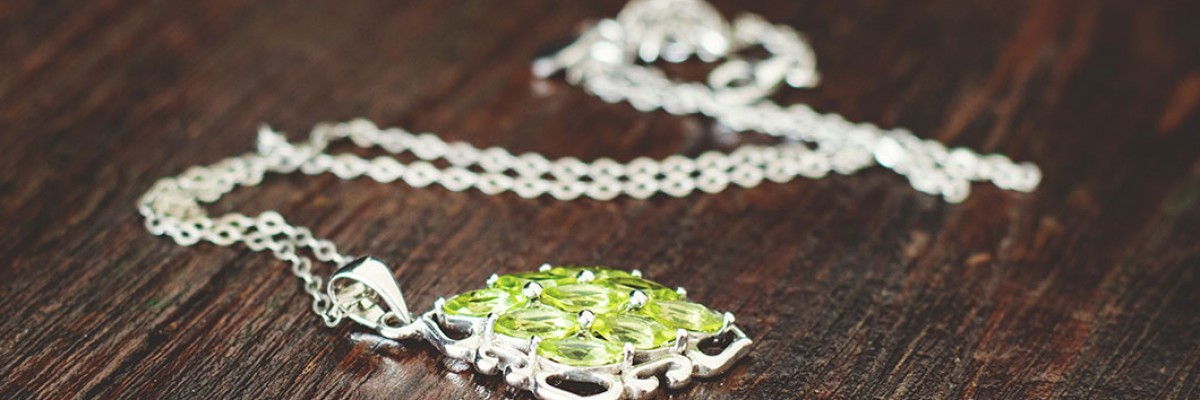 Ghid Complet: Cum sa alegi bijuterii personalizate in functie de zodie?