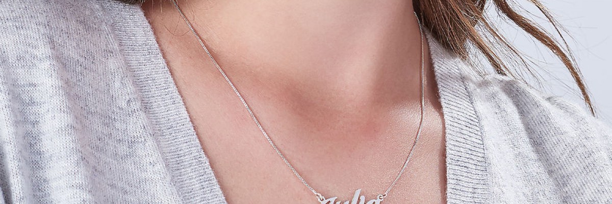 5 motive pentru care ar trebui sa oferi cuiva drag un lantisor cu nume din argint!