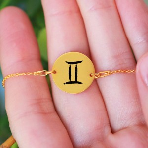 Amelie - Bratara personalizata banut cu semn zodiacal din argint 925 placat cu aur galben 24K Amelie - Bratara personalizata banut cu semn zodiacal din argint 925 placat cu aur galben 24K