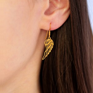 Angela - Cercei personalizati cu aripi si tortita deschisa din Argint 925 placat cu aur r Angela - Cercei personalizati cu aripi si tortita deschisa din Argint 925 placat cu aur r