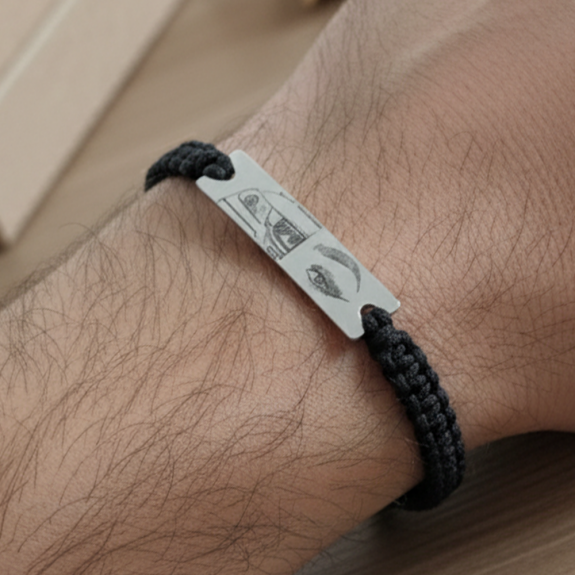 Eyes - Bratara personalizata cu fotografia ochilor si farul masinii cu snur impletit si tablita din argint 925 Eyes - Bratara personalizata cu fotografia ochilor si farul masinii cu snur impletit si tablita din argint 925