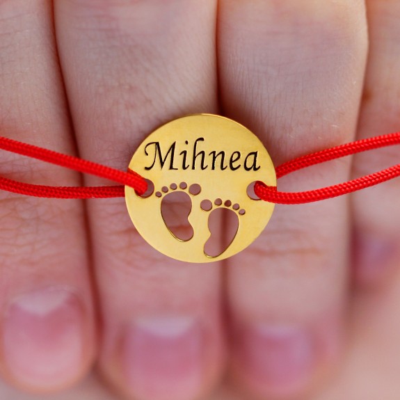 My Kid - Bratara personalizata snur si banut argint 925 cu nume si talpite My Kid - Bratara personalizata snur si banut argint 925 cu nume si talpite