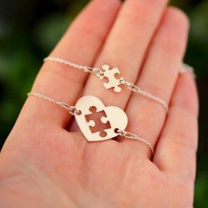 Puzzle - Set bratari personalizate pentru cuplu cu inimioara si piesa puzzle din argint 925 Puzzle - Set bratari personalizate pentru cuplu cu inimioara si piesa puzzle din argint 925