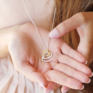 Corina - Colier personalizat inimioare si nume din argint 925 Corina - Colier personalizat inimioare si nume din argint 925